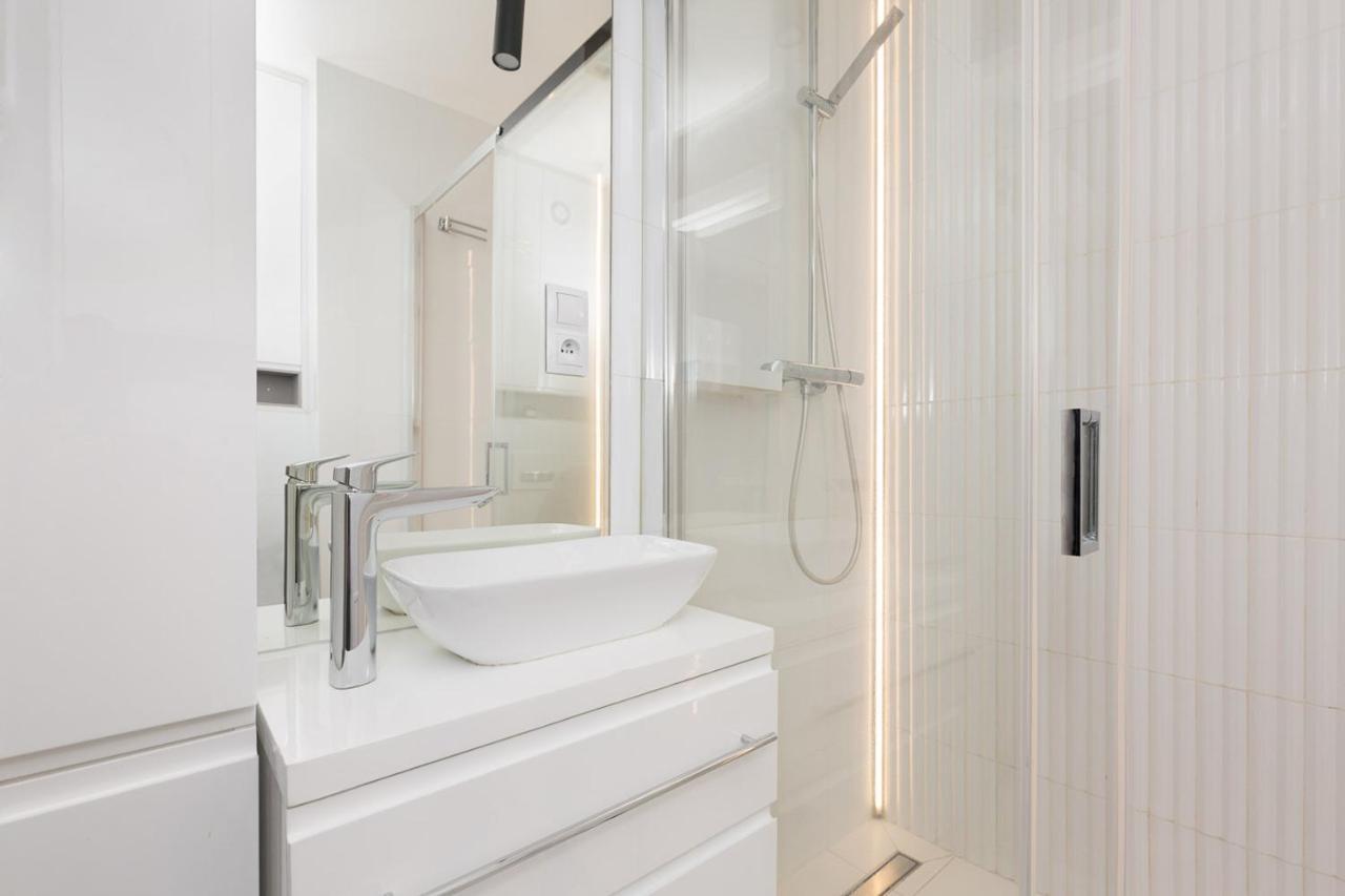 Apartament Bielany 3 Min From Metro With 5-Meals Per Day Diet Catering, Air Conditioning And Free Parking 바르샤바 외부 사진